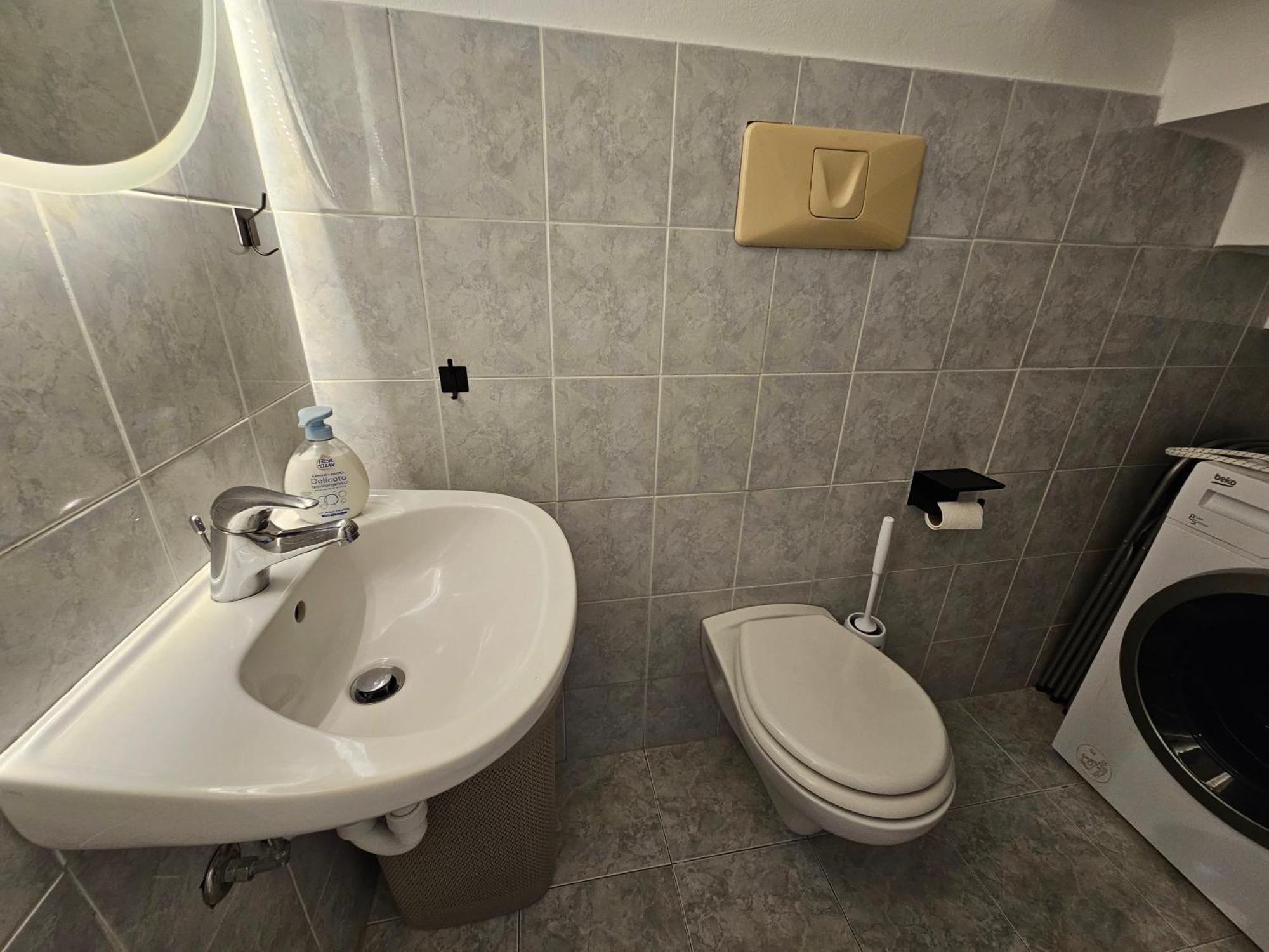 Exclusive Top Floor 2-Bedroom Flat Milaan Buitenkant foto